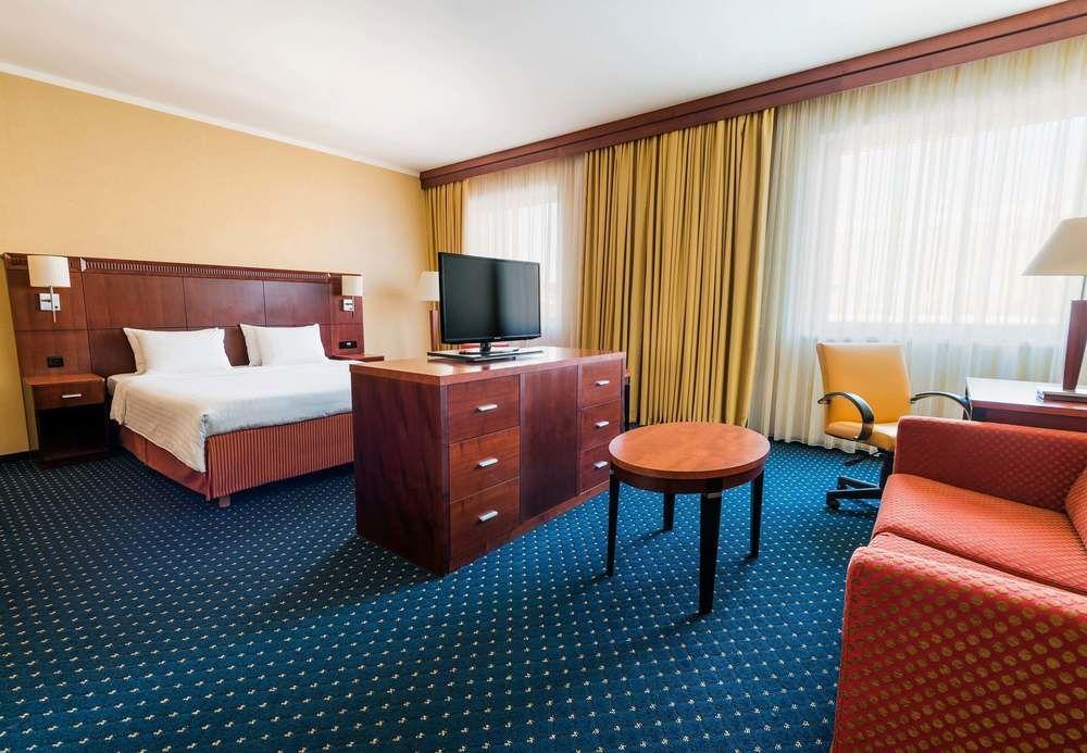 Courtyard By Marriott Prague City Экстерьер фото