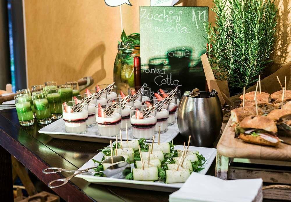 Courtyard By Marriott Prague City Экстерьер фото