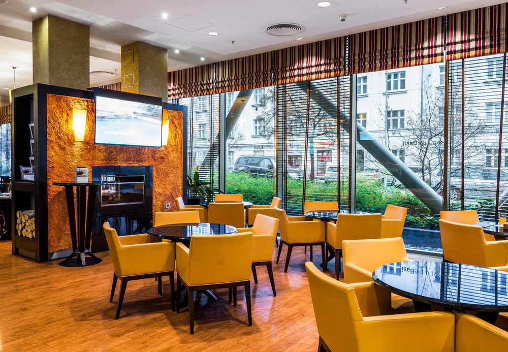 Courtyard By Marriott Prague City Экстерьер фото