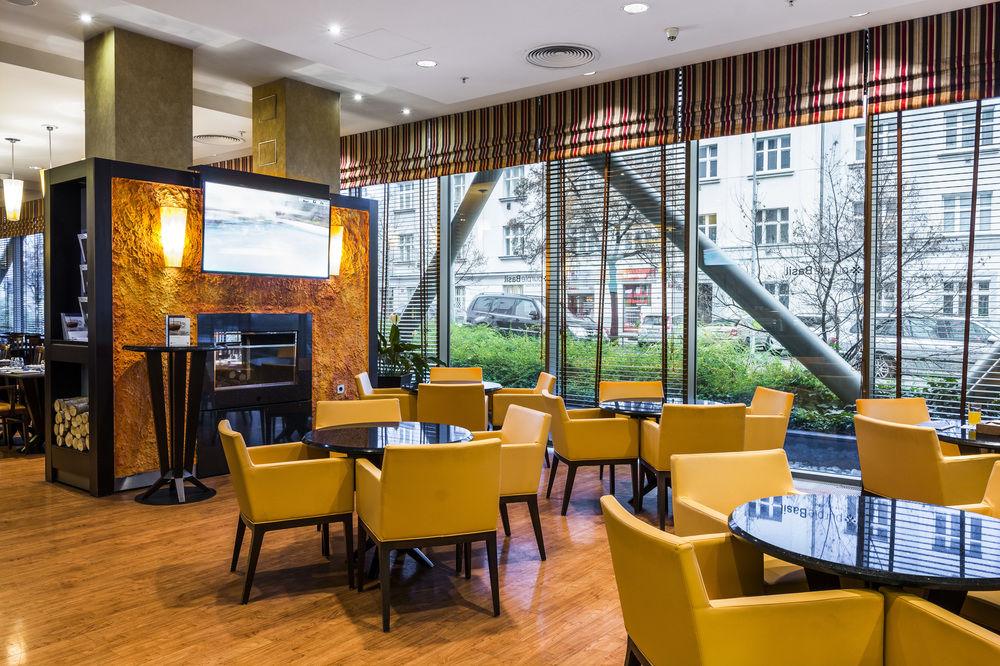 Courtyard By Marriott Prague City Экстерьер фото