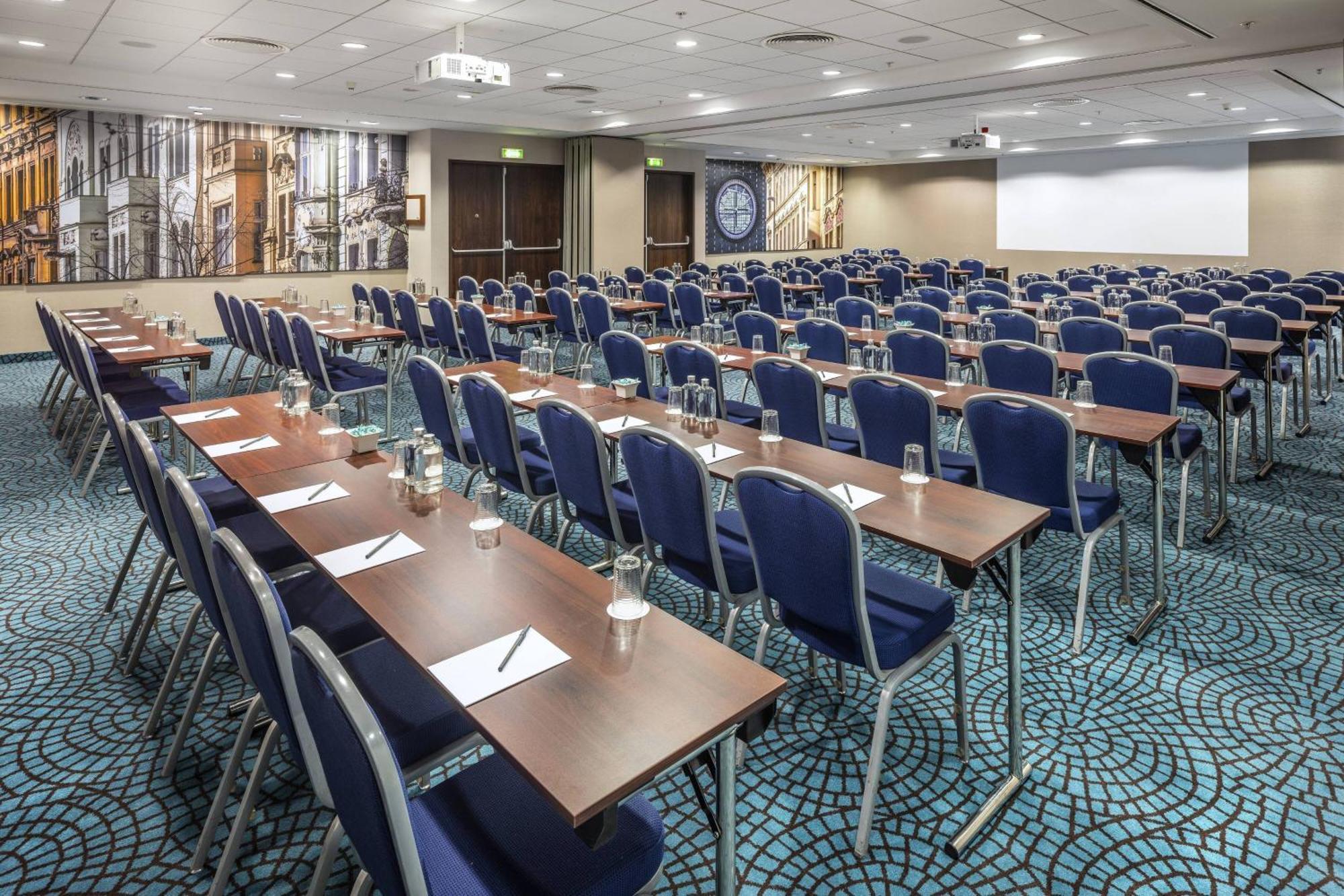 Courtyard By Marriott Prague City Экстерьер фото