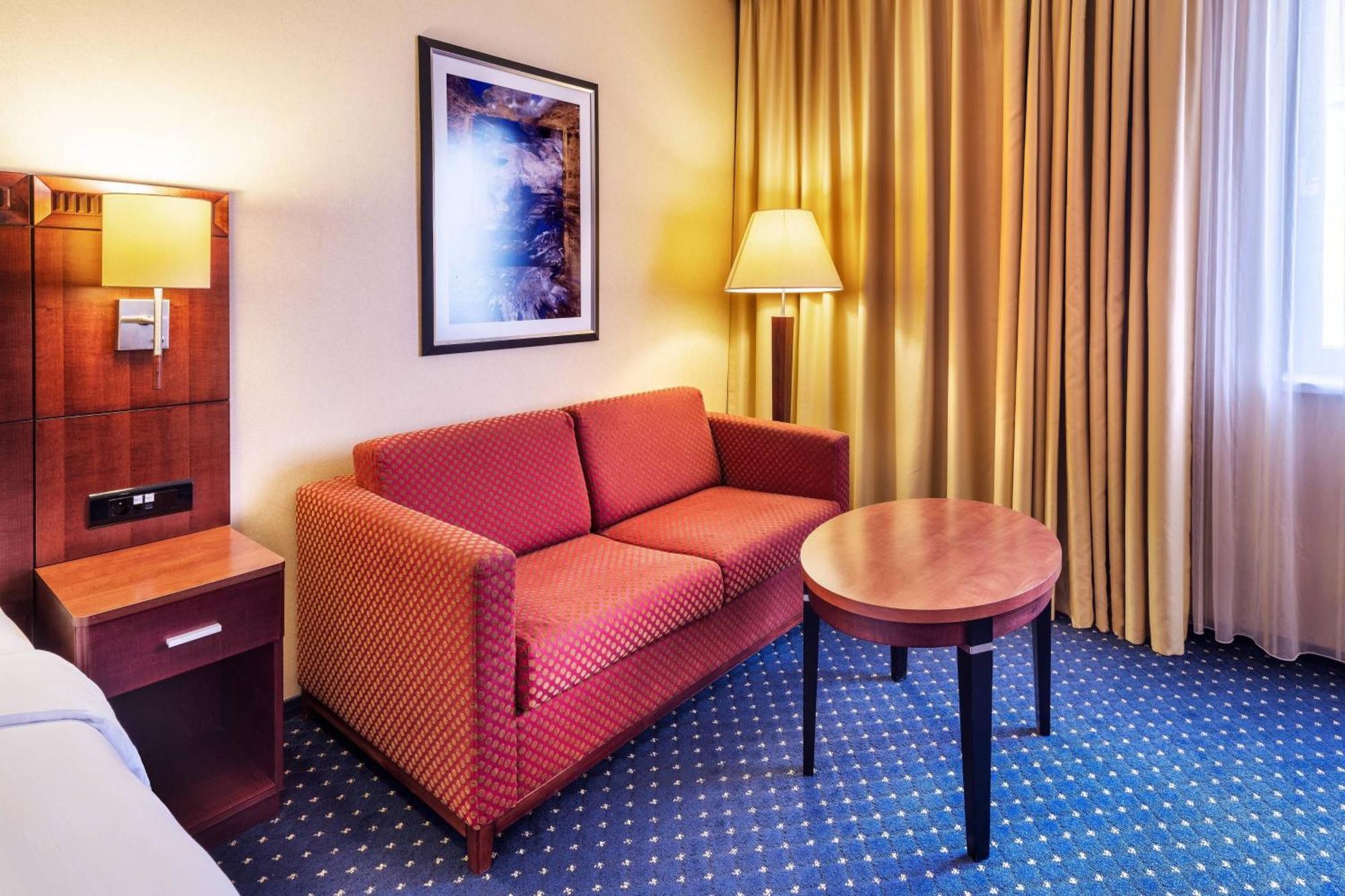Courtyard By Marriott Prague City Экстерьер фото