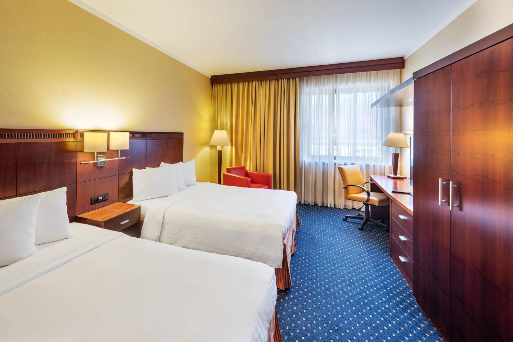 Courtyard By Marriott Prague City Экстерьер фото